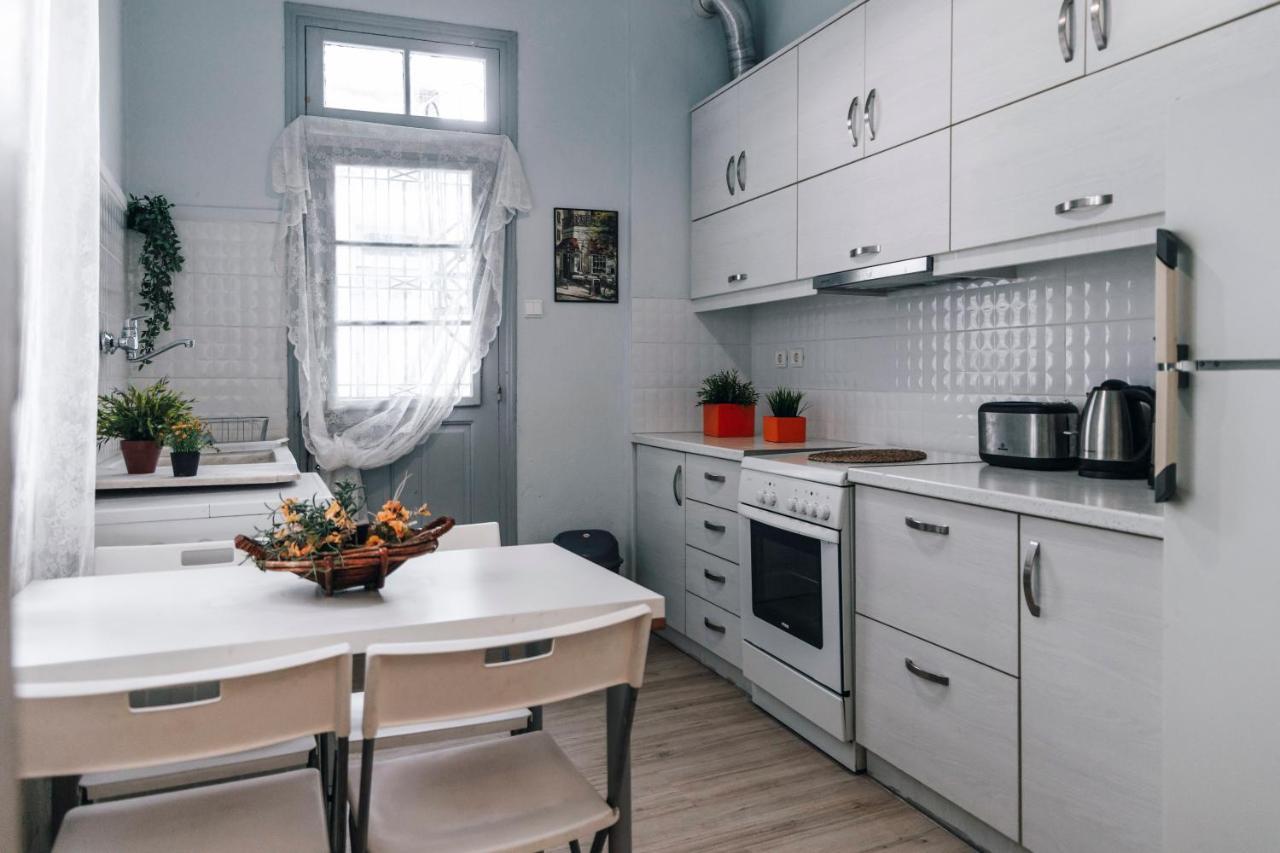 Monastiraki-Psiri, Old Town, 3-Bdr Apt, Sleep 6-10P, Spacious Court Yard Athens Exterior photo