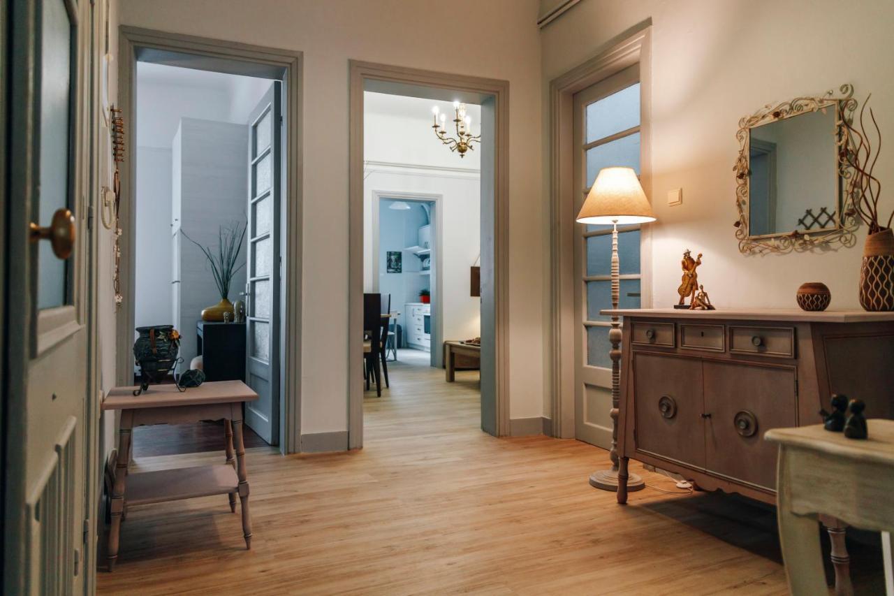Monastiraki-Psiri, Old Town, 3-Bdr Apt, Sleep 6-10P, Spacious Court Yard Athens Exterior photo
